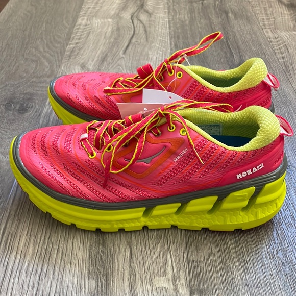 New Women’s Hoka One One Size 7 Vanquish Paradise Pink/Citrus Running Shoes - Picture 3 of 6